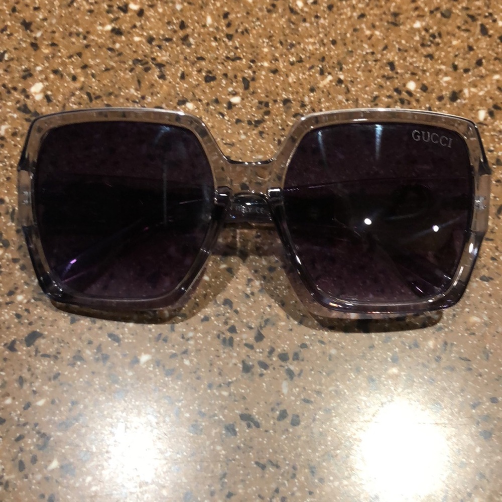 Gucci Sunglasses - Picture 4 of 6